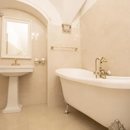 Beb C'est Bed & Breakfast Lavis